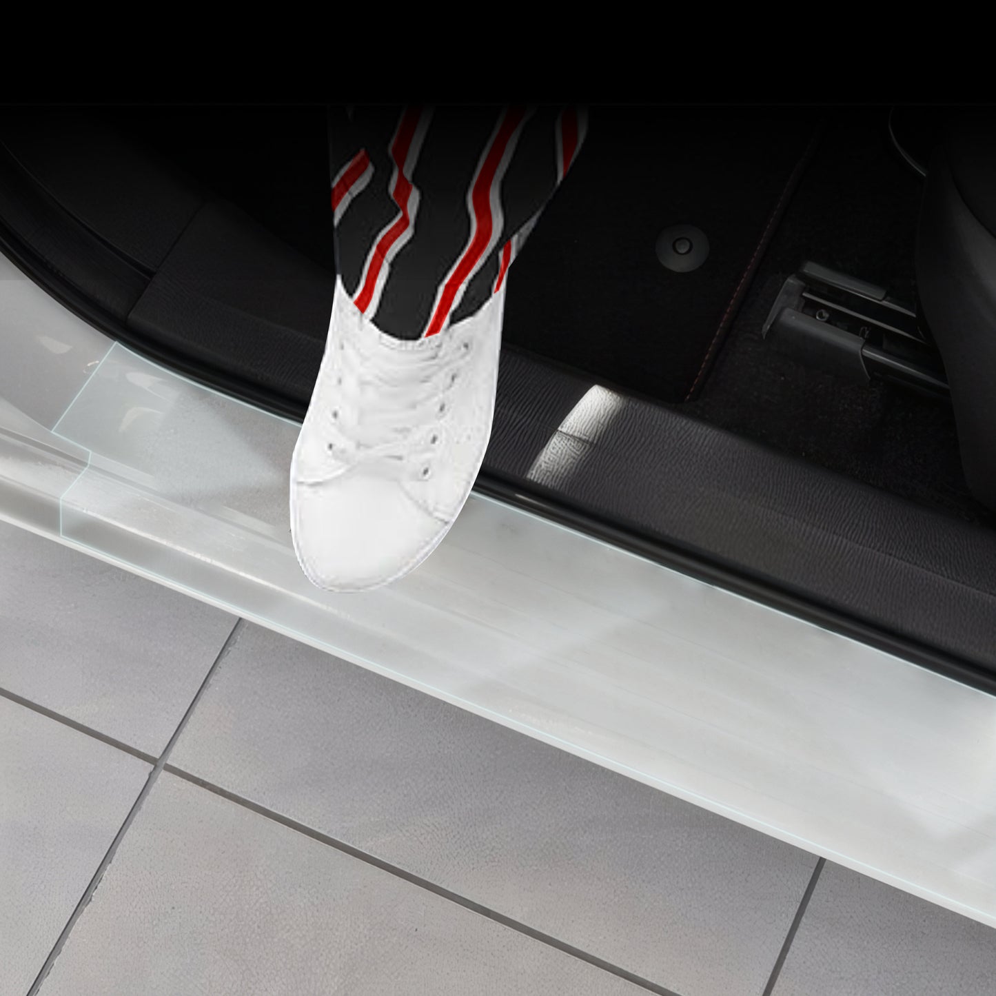 Transparent protective film for outer car areas – easy to apply and long-lasting