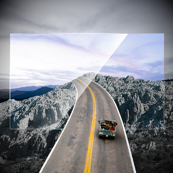 A Kia Sportage 5 with GrizzProtector 2in1 Displayschutzfolie stands out; clarity cuts through monochrome mountain roads.